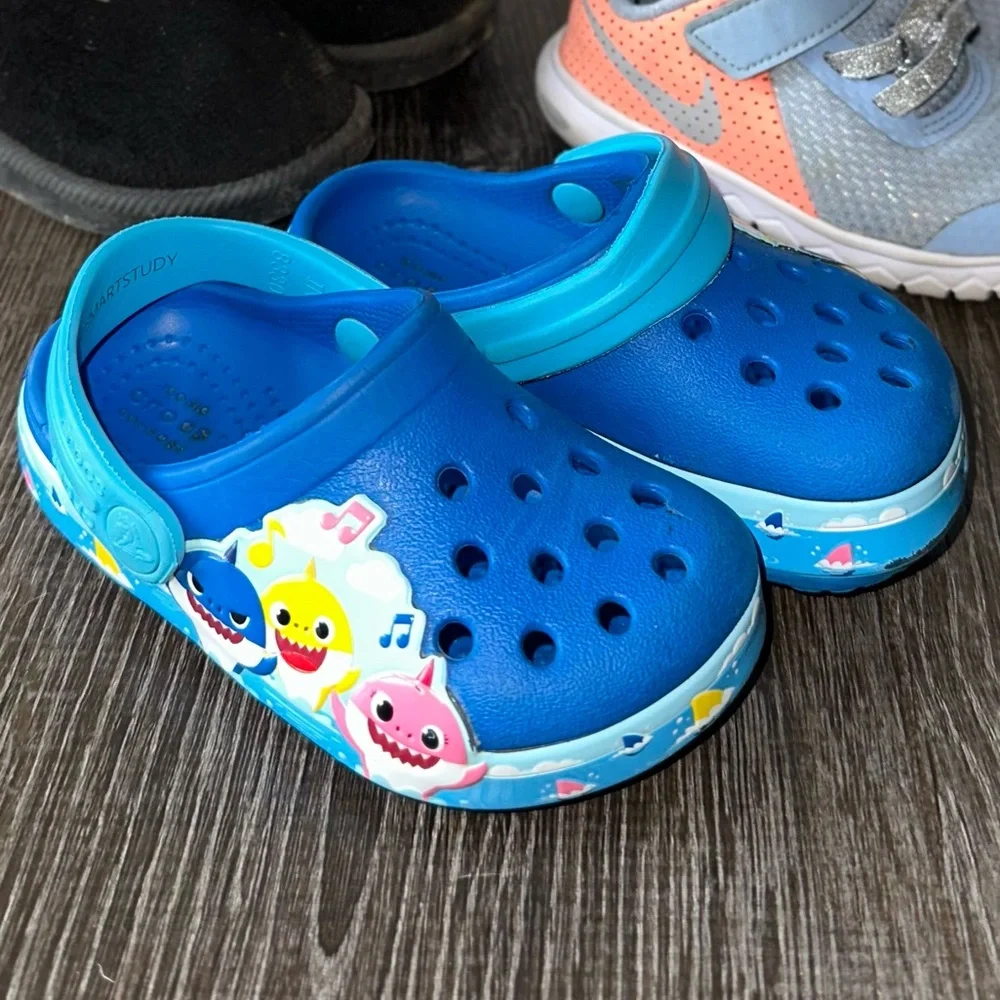 CROCS Kids Blue Shark Clog Sandals with Musical Baby Shark Accents